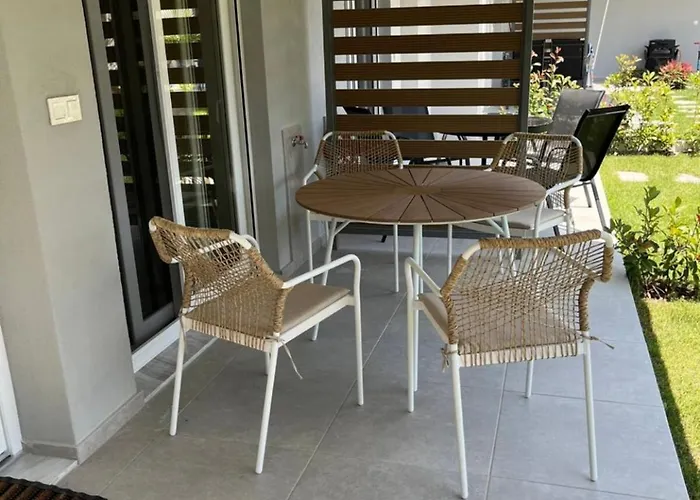 Palm Residential Apartment Orfanion