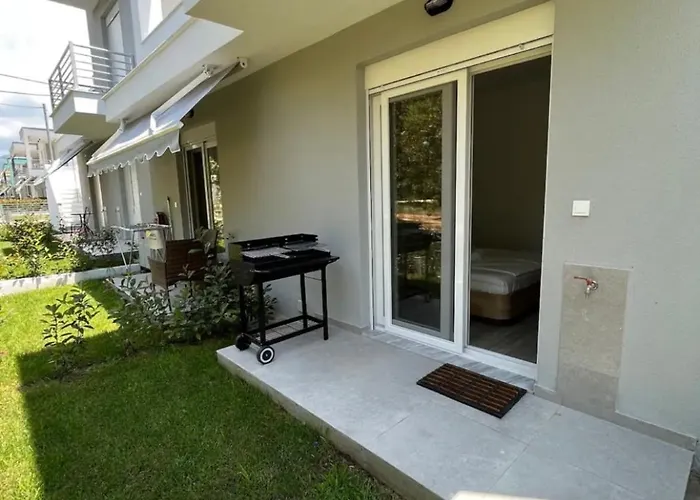 Palm Residential Apartment Orfanion